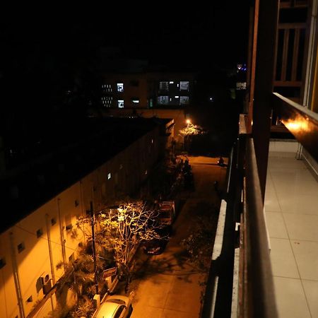 ホテル Manora Residency ポンディシェリ エクステリア 写真